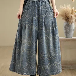 StyleCast x Revolte Women Mid-Rise Clean Look Light Fade Jeans-picture-20