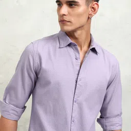 HIGHLANDER Men Cutaway Collar Textured Solid Cotton Casual Shirt-picture-16
