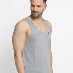 Friskers Men Grey Solid Cotton Innerwear Vest FSKRVEST47051640 image 2