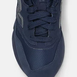 New Balance Unisex Woven Design 997R Sneakers image 2