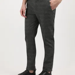 Tommy Hilfiger Men Checked Chinos Mid-Rise Trousers image 2
