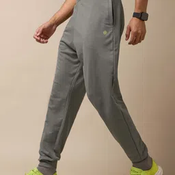 cult Cultsport Men Train In Joggers image 1
