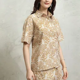 Tokyo Talkies Brown Floral Printed Pure Cotton Shirt & Shorts image 3