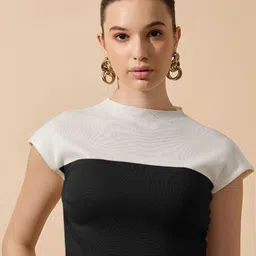 SHOWOFF Women Colourblocked Extended Sleeves Crop Top-picture-24