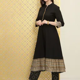 Ode by House of Pataudi Women Black Bandhani Pleated Kurta with Trousers & With Dupatta image 4
