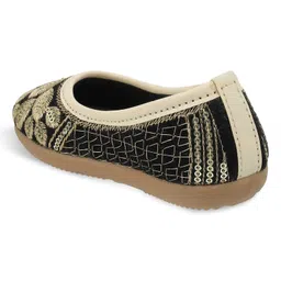 SHOES FOR JUNIORS Sequins Embellished Threadwork Detailed Ballerinas - Beige image 4