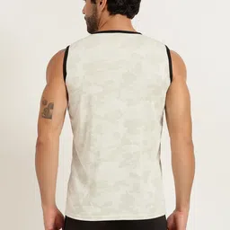 TQH Men Pack Of 2 Printed Round Neck Gym Vests image 4