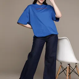 The Roadster Lifestyle Co. Printed Drop-Shoulder Sleeves Oversized Longline T-shirt image 4