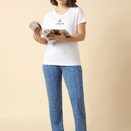 Van Heusen Women Cotton Printed Functional Pocket Lounge Pyjama image 3