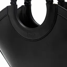 HIE Swagger Handheld Bag image 2