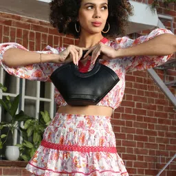 HIE Swagger Handheld Bag image 5