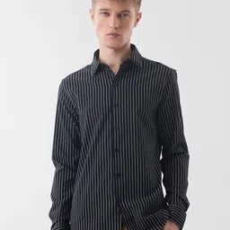 Snitch Men India Slim Fit Vertical Striped Spread Collar Casual Shirt-picture-19