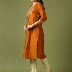 Anouk Women Embroidered Thread Work Kurta image 2