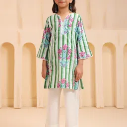 Rain & Rainbow Girls Floral Printed Thread Work Kurta image 4
