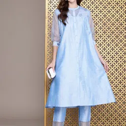 House of Pataudi Regular Thread Work Jashn Kurta With Trousers-image-15