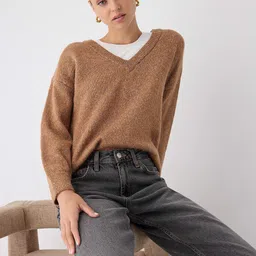 Trendyol Women Bej V-Neck Long Sleeves Pullover Sweaters-image-52