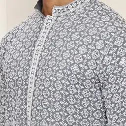 Anouk Men Geometric Embroidered Chikankari Kurta image 2