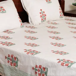 Baarno Red & Green Floral 210 TC King Bedsheet with 2 Pillow Covers image 3