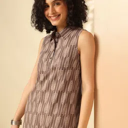 Anouk Brown Floral Printed Shirt collar Sleeveless Regular Straight Kurta-picture-17