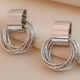 Honbon Women Set Of 2 Circular Studs Earrings image 2