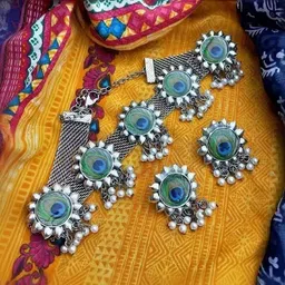 PINGHAKS Beaded Jewellery Set image 2