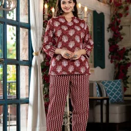 Dreambe Women Printed Night suit image 3