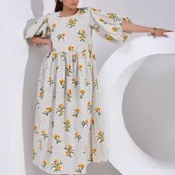 SIDDHO HUM Women Floral Print Bell Sleeve Fit and Flare Maxi Dress image 5