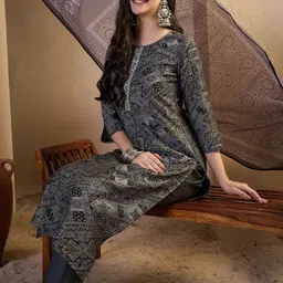 MASSTANI BY INDDUS Women Geometric Printed and Hand Embroidered Kurta Set with Dupatta image 4