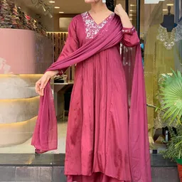 ATOXIC Women Red Embroidered Rayon V-Neck Kurta With Palazzos & Dupatta image 3