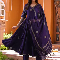Aaghnya Floral Printed V-Neck Angrakha Anarkali Kurta With Trousers & Dupatta-image-50