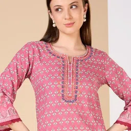 FASHOR Women Ethnic Motifs Printed Kurta with Trousers image 5