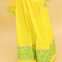 JUNITOS Girls Printed Foil Print Ready to Wear Lehenga & Blouse With Dupatta image 4