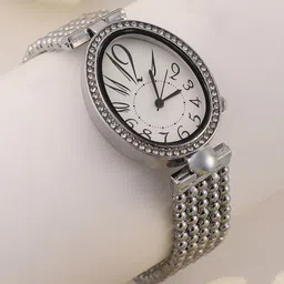 HAUTE SAUCE by Campus Sutra Women Embellished Dial & Stainless Steel Bracelet Style Straps Analogue Watch-image-29