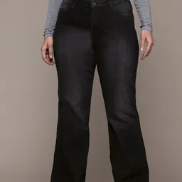 The Roadster Lifestyle Co Women Oversized Flared Jeans-image-48