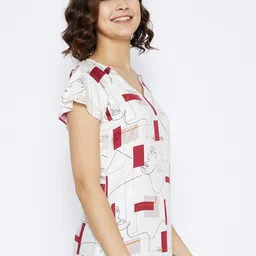 Crimsoune Club Off White & Maroon Geometric Regular Top image 4