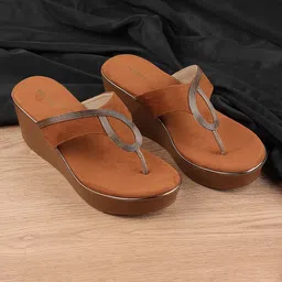 Mochi Buckled Wedge Heels-picture-35