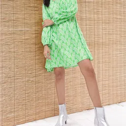 DressBerry Feeling Grand In Green V-Neck A-Line Dress image 1