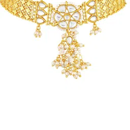 Peora Gold-Plated Kundan-Studded Jewellery Set image 4