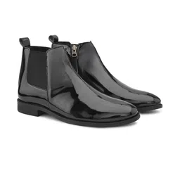 Roadster Men Synthetic Patent Chelsea Boots image 5