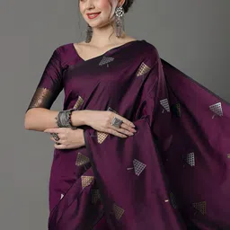 VASTRAHUT Woven Design Zari Banarasi Saree image 4