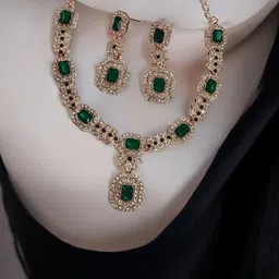 Women Click Stone-Studded Copper Jewellery Set image 3