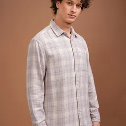 HIGHLANDER Men Spread Collar Checked Cotton Relaxed Fit Casual Shirt image 5