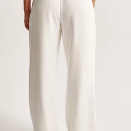 FNOCKS Women Relaxed Wide Leg High-Rise Pleated Trouser image 5