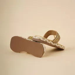 Rubeezz Women Embellished Party One Toe Flats image 4