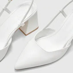 KIVE FASHIONS Women Pointed Toe Block Heels Slingback Mules image 2