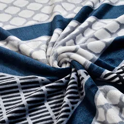 KLOTTHE Blue & White Printed 300 TC Double Bedsheet With 2 Pillow Covers- 2.7 m x 2.5 m image 4