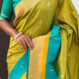 ELITE WEAVES Woven Design Zari Silk Blend Paithani Saree image 4