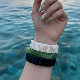 TAG 7 Set Of 3 Plastic Bangle image 4