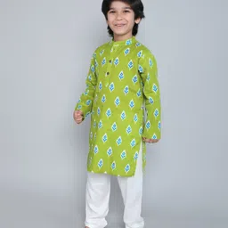 The Magic Wand Full Sleeves Ikat Design Motif Printed Kurta Set -  Green-image-8
