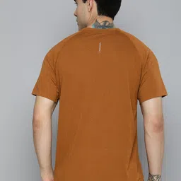 Puma RUN EVOLVE dryCELL Triblend Running T-shirt image 3